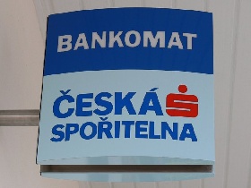 Po zruen poboky S, a.s. zde vak je k dispozici bankomat s pstupem 24 hodin denn.